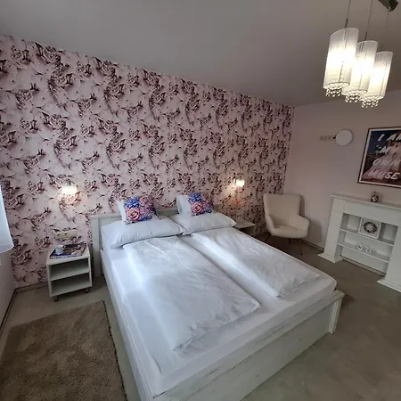 Silver Boutique 3* Έγκερ