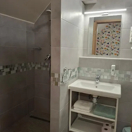 Silver Boutique בית הארחה 3*